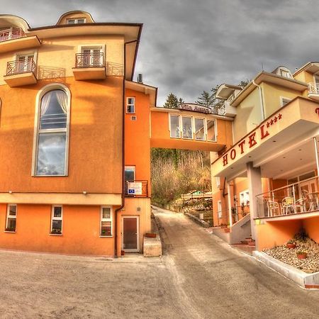 Hotel Vila Anna เตรนชิอาสกี เตปลิตเซ ภายนอก รูปภาพ